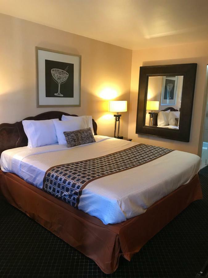 Sands Motel 2*